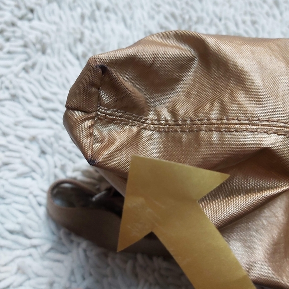 Kipling metallic Alvar cross body bag - Picture 5 of 12